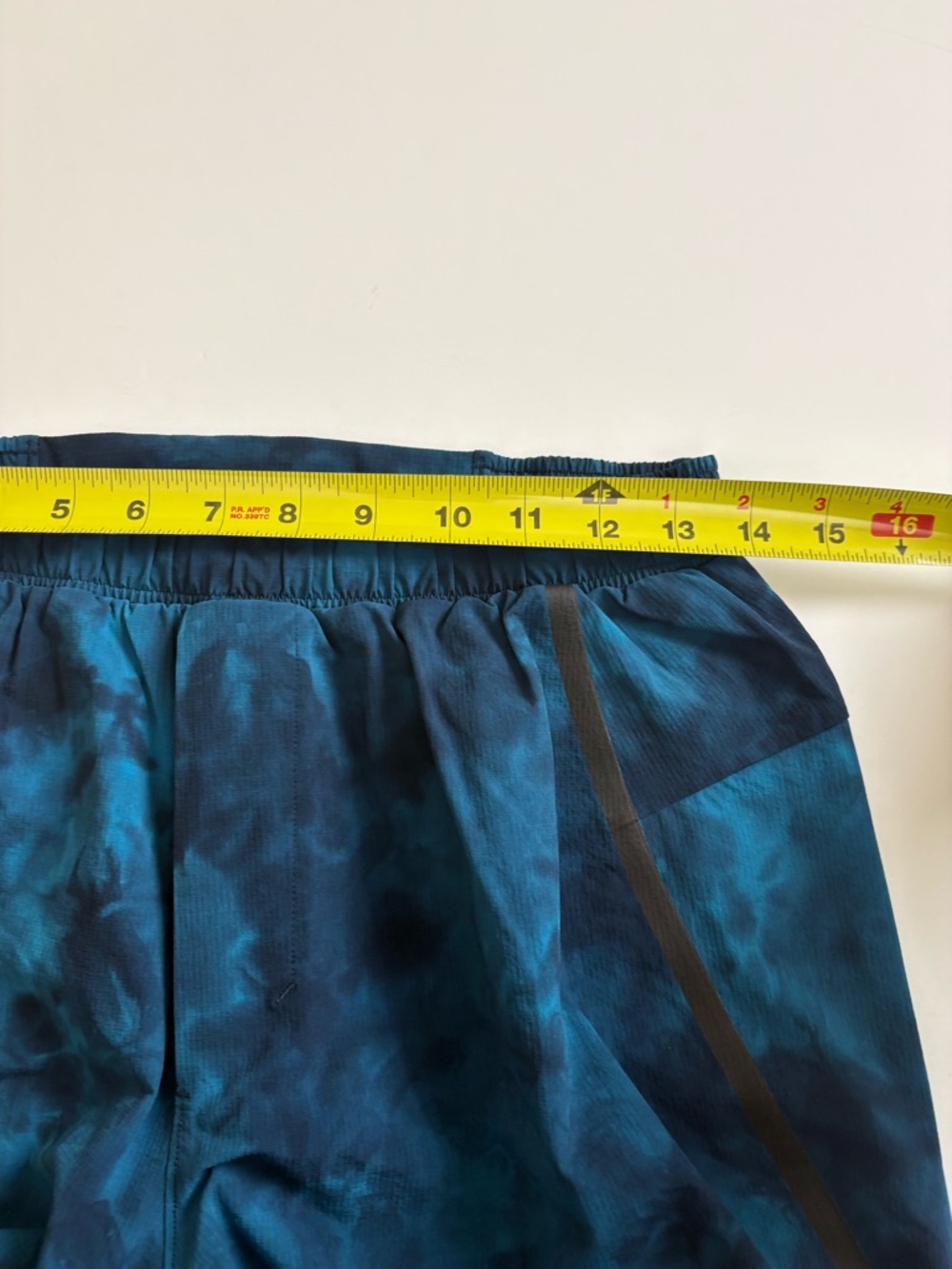 Lululemon Surge Short Lined 6” Blue Dye Print Size Medium - Picture 5 of 8